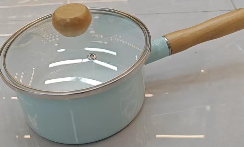 Sarten En Peltre Con Tapa De Vidrio Mango En Madera De 1.5Lts — imagen 1
